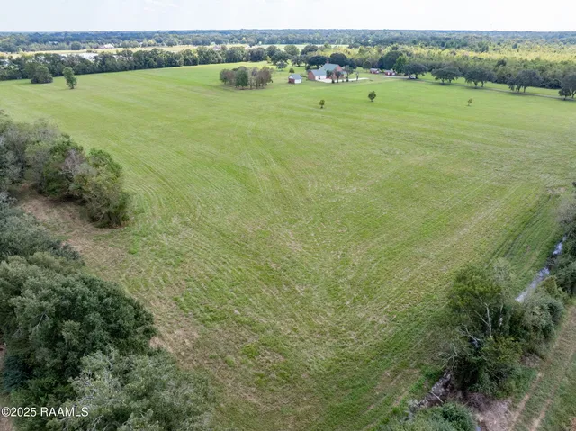 $750,000 | 15011 South Guegnon Street, Abbeville, LA 70510