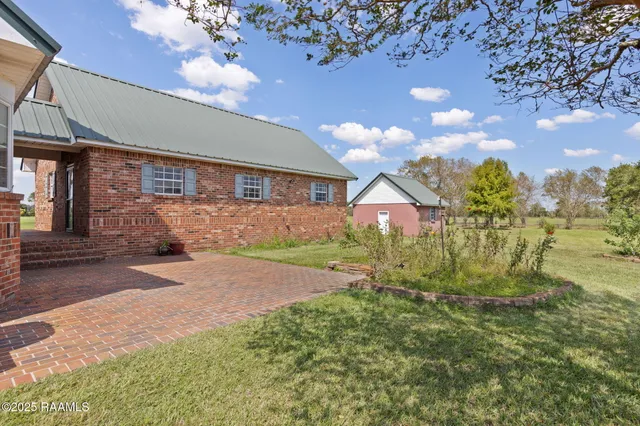 $750,000 | 15011 South Guegnon Street, Abbeville, LA 70510