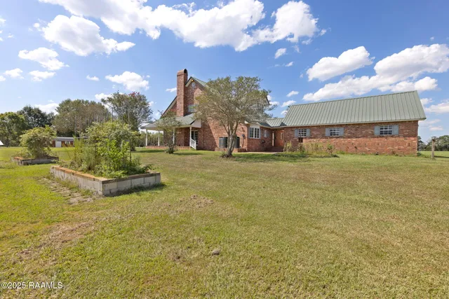 $750,000 | 15011 South Guegnon Street, Abbeville, LA 70510