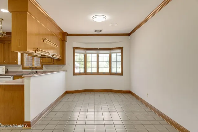 $750,000 | 15011 South Guegnon Street, Abbeville, LA 70510