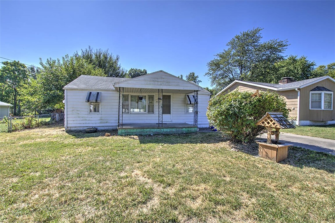 2625 East Logan Street Decatur, IL 62526 - Photo 1 of 19