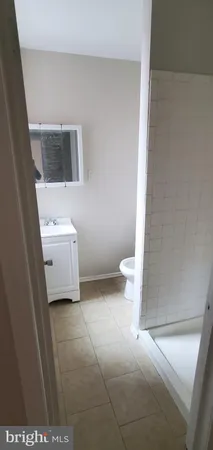 $1,000 | 4728 Chestnut Street, Unit 3, Philadelphia, PA 19139