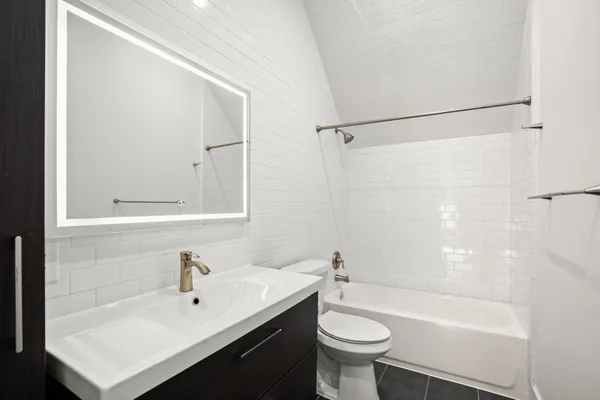 $3,200 | 4608 Santa Anna Street, Unit 1, Austin, TX 78721