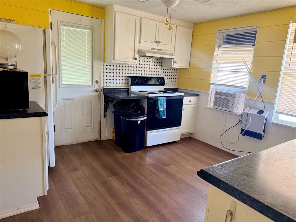 2178 7th Street Sarasota, FL 34237 - Photo 12 of 20
