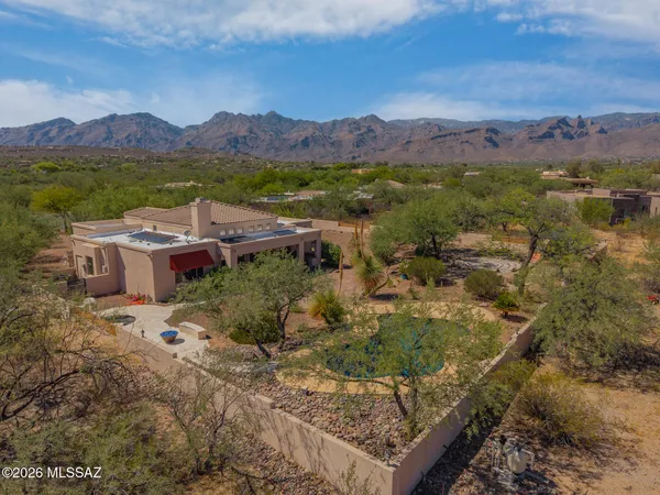 $880,000 | 8756 East Bear Paw Place, Tucson, AZ 85749