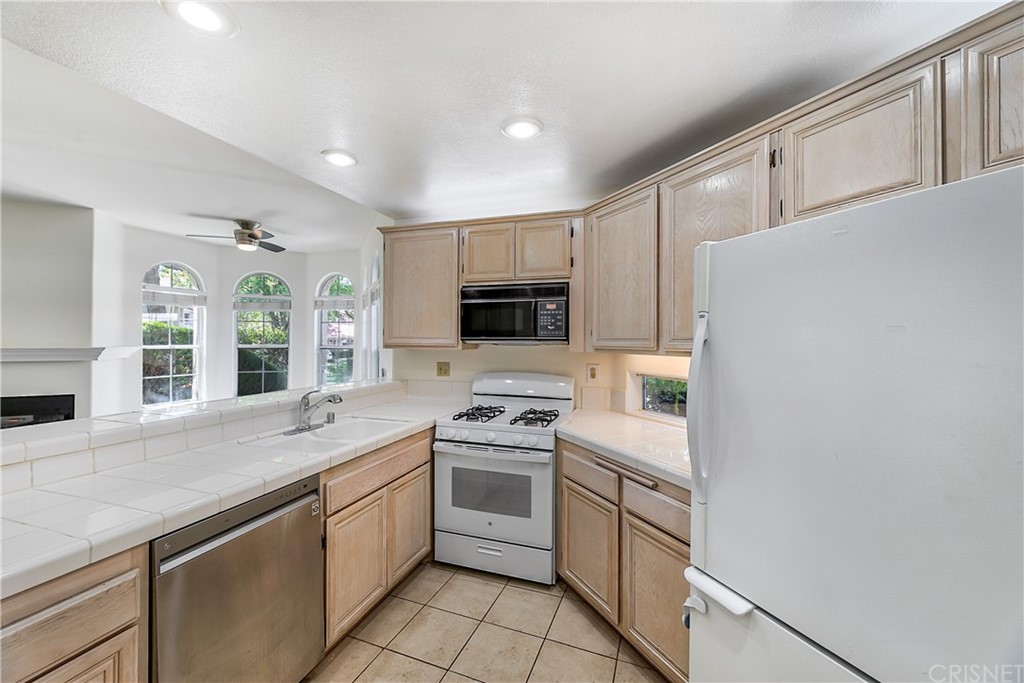 25933 Stafford Canyon Road, Unit D Stevenson Ranch, CA 91381 - Photo 3 of 17