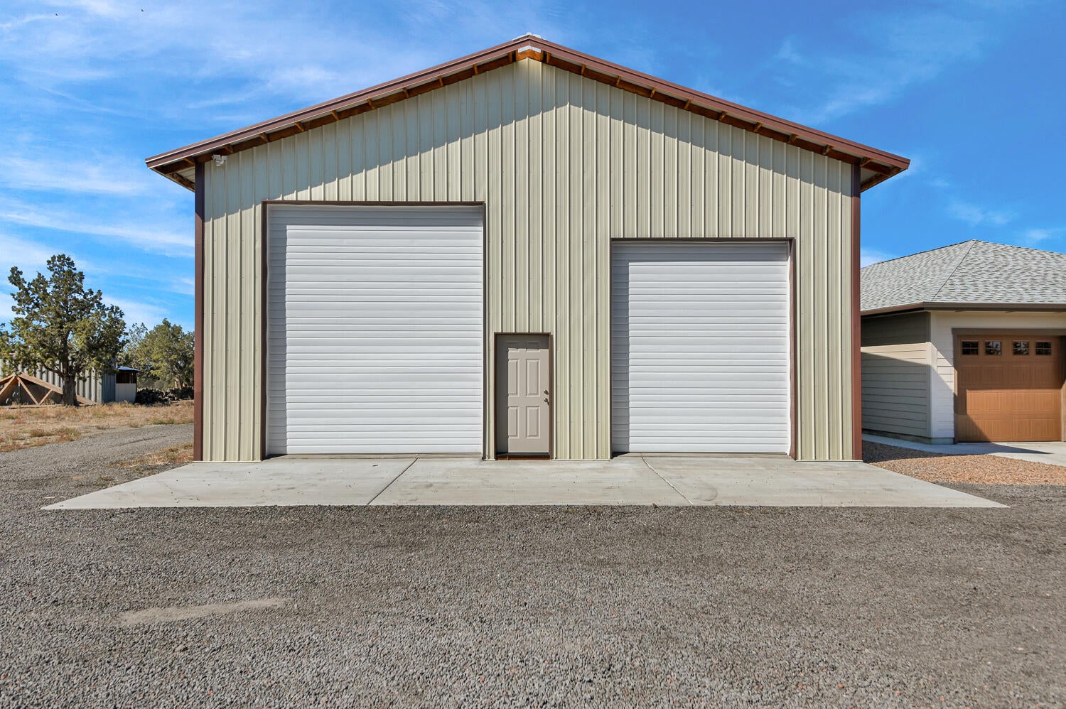 62860 Deschutes Road Bend, OR 97701 - Photo 3 of 34 Shop has tall bay door to fit a tall coach or 5th wheel.