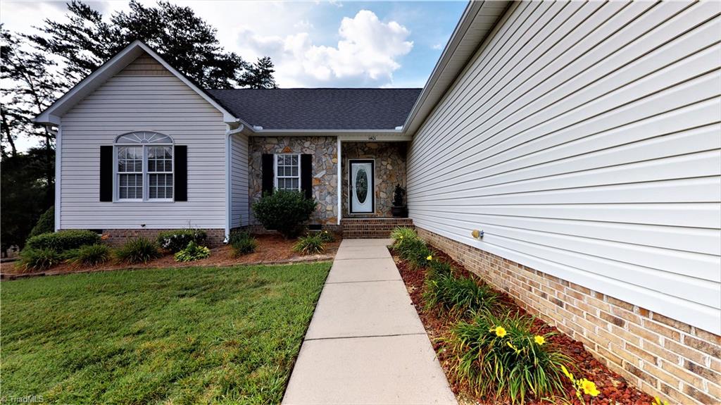 1401 Spring Tree Court High Point, NC 27265 - Photo 3 of 30 Gallery Image 3