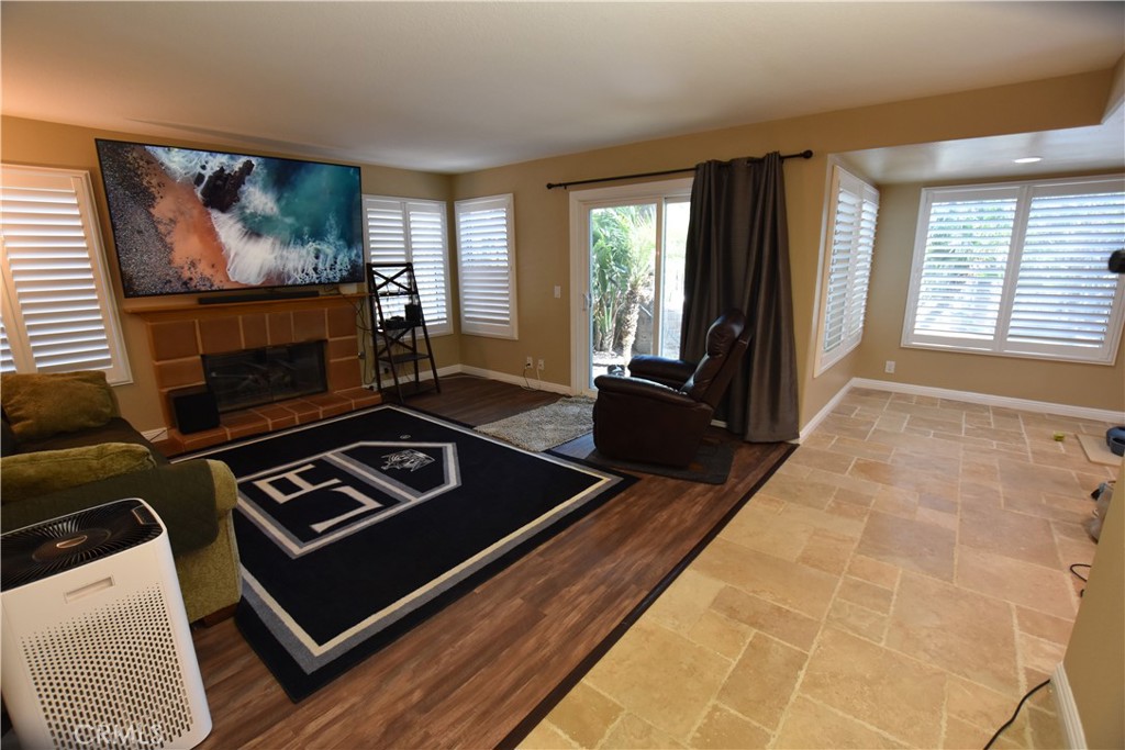 28760 Mauch Street Saugus, CA 91390 - Photo 11 of 27