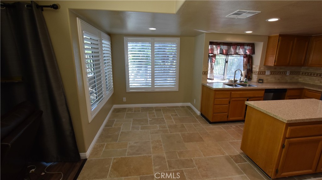 28760 Mauch Street Saugus, CA 91390 - Photo 13 of 27