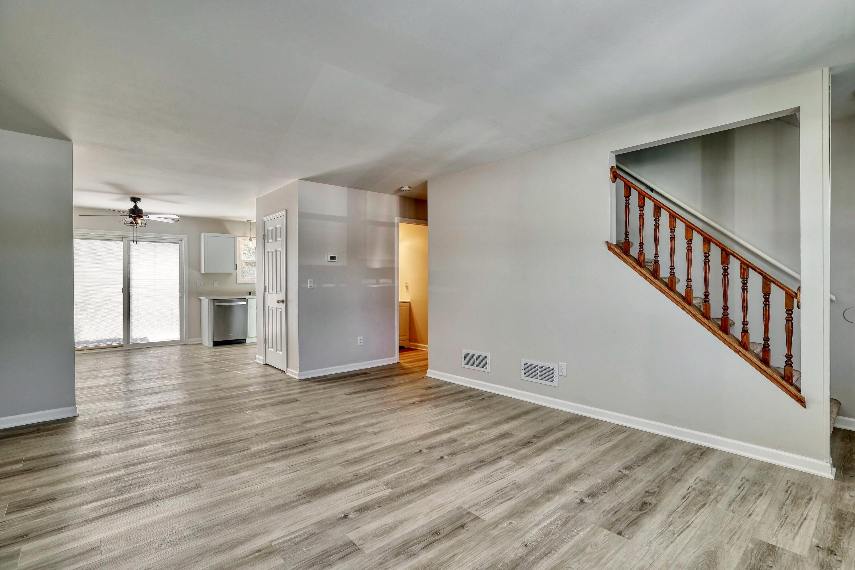 6919 Harvey Avenue Wauwatosa, WI 53213 - Photo 4 of 39 Living Room