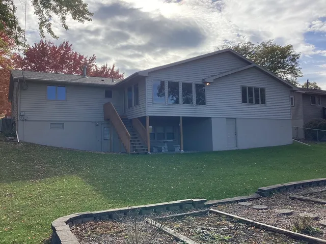$399,900 | 1704 Plainview Lane, Albert Lea, MN 56007