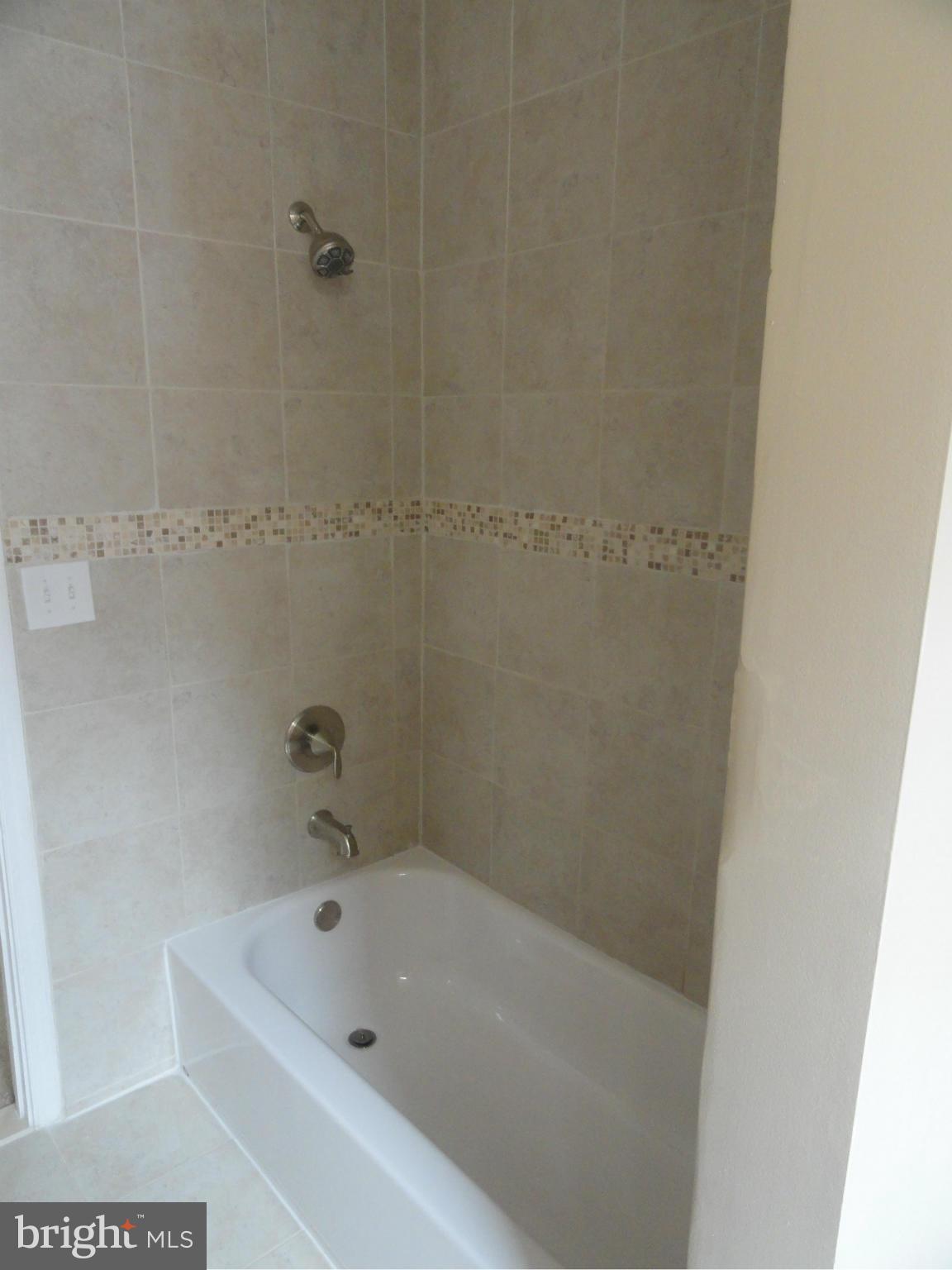 3936 Reisterstown Road Baltimore, MD 21215 - Photo 22 of 30 Bath