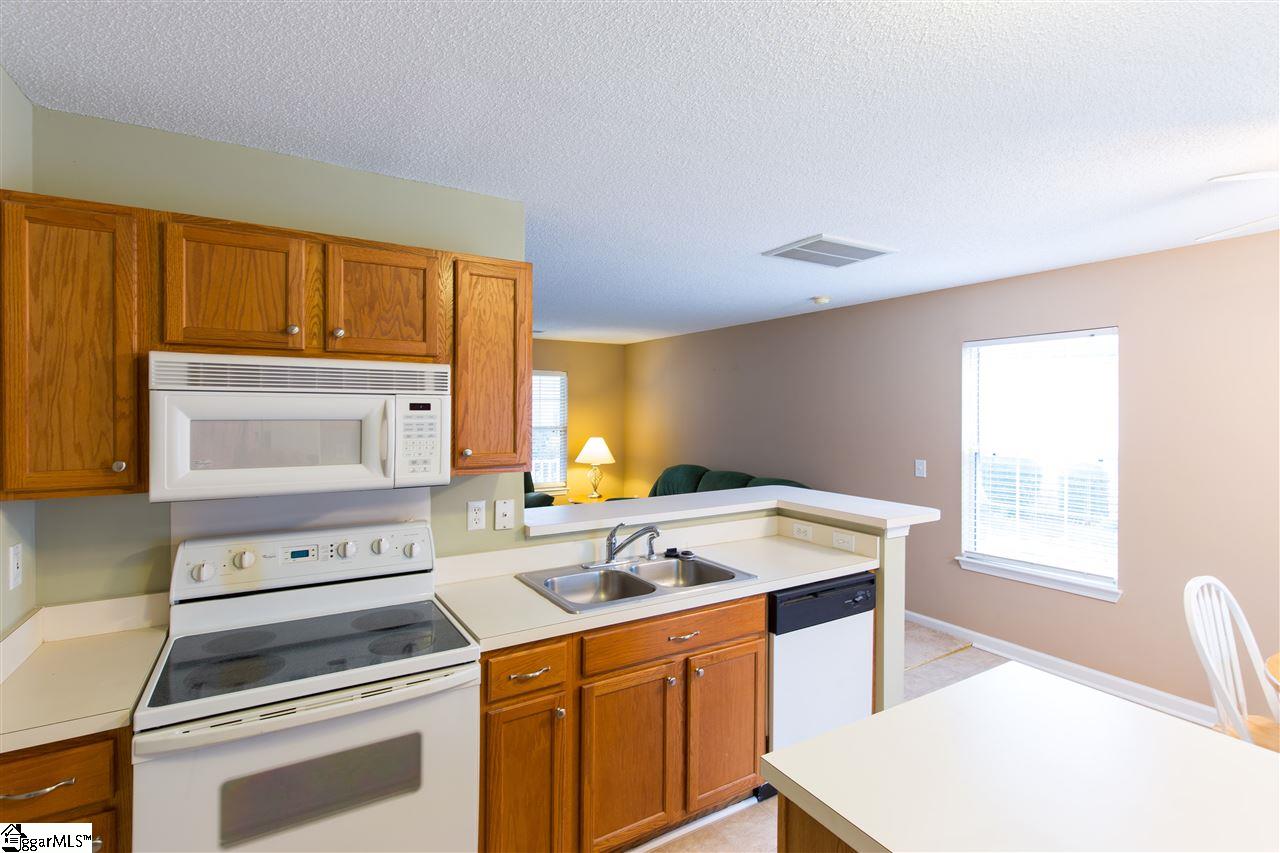 8 Hampton Ridge Drive Greer, SC 29651 - Photo 7 of 19 Gallery Image 7