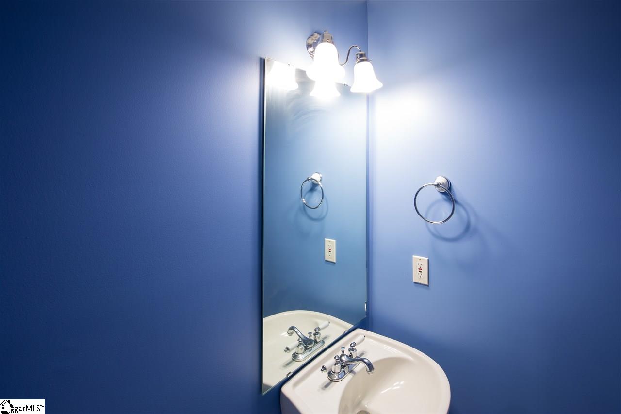 8 Hampton Ridge Drive Greer, SC 29651 - Photo 10 of 19 Gallery Image 10