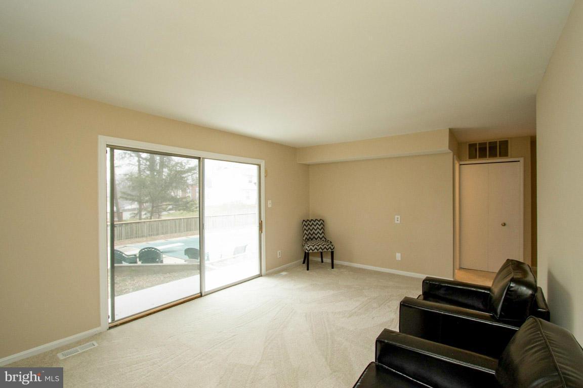 6906 Rochambeau Place Springfield, VA 22153 - Photo 12 of 30 Family Room