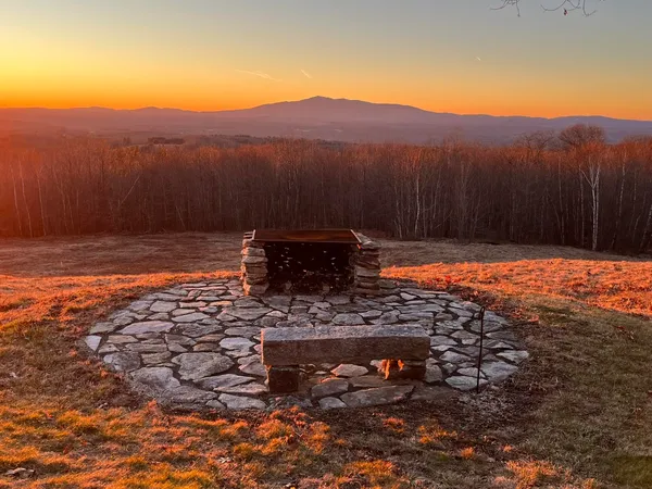 $2,090,000 | 55 West View Drive, Peterborough, NH 03458