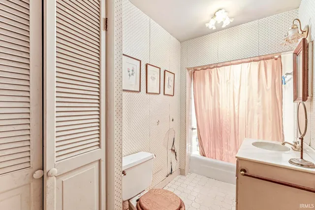 $2,400,000 | 19119 Queen Road, Culver, IN 46511