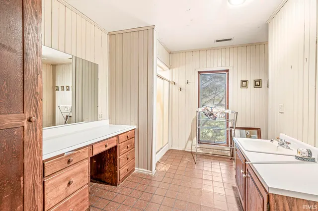 $2,400,000 | 19119 Queen Road, Culver, IN 46511