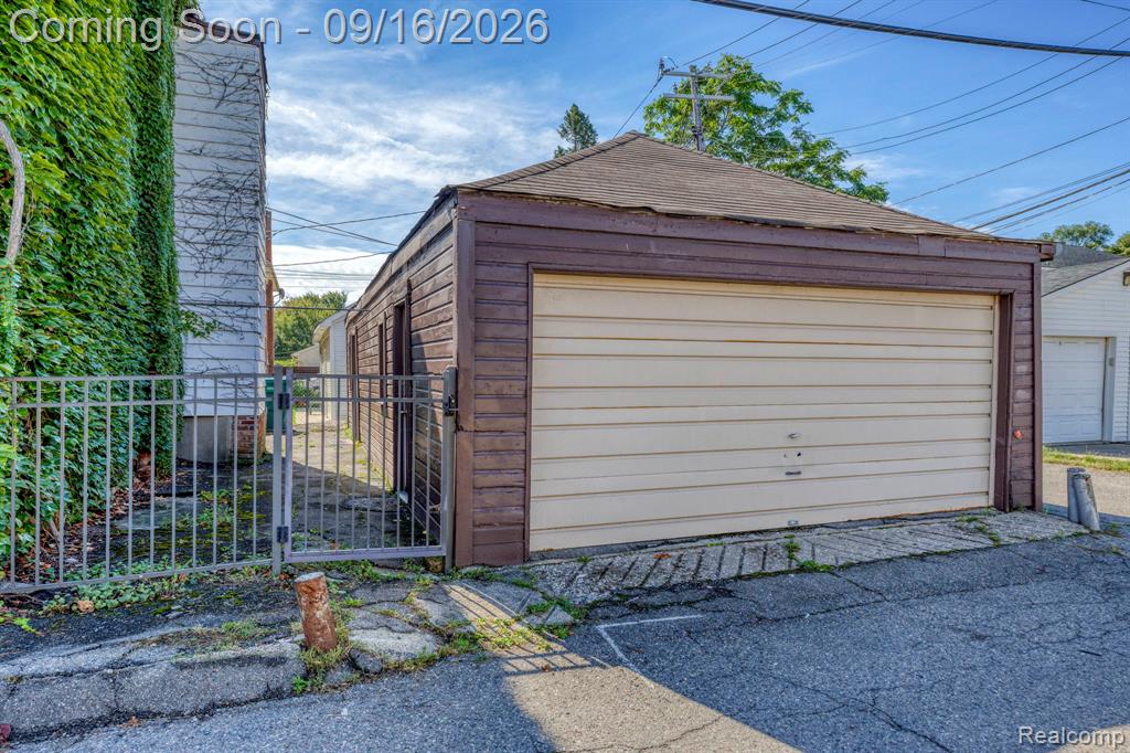 999 Nottingham Road Grosse Pointe Park, MI 48230 - Photo 30 of 30 Gallery Image 30