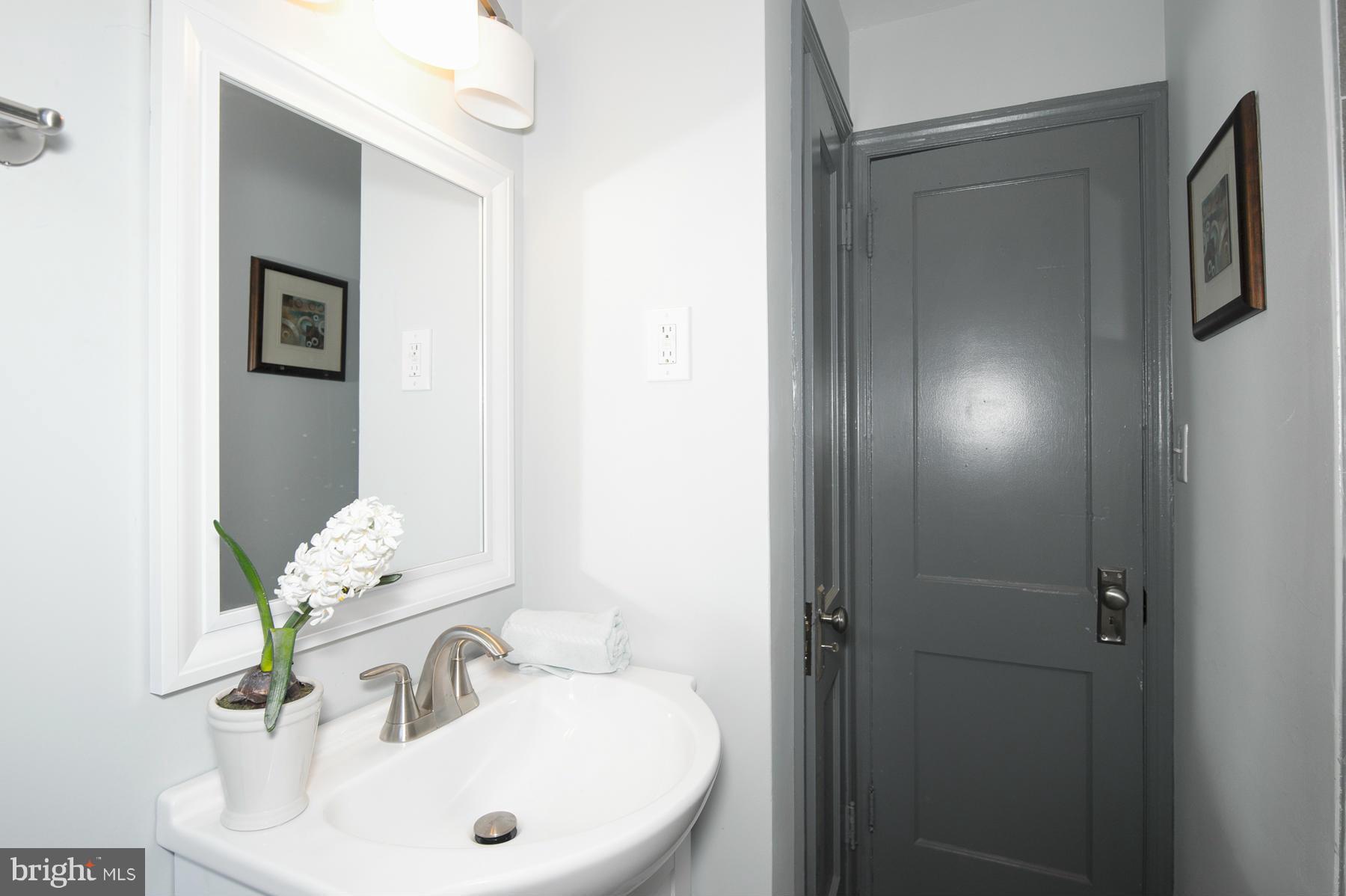 6411 Taylor Road Riverdale, MD 20737 - Photo 10 of 23 Bath