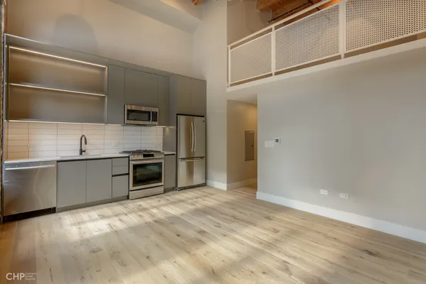 $2,675 | 729 North Sangamon Street, Unit 413, Chicago, IL 60642