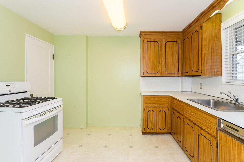 51 Bay State Road Quincy, MA 02171 - Photo 5 of 11 Gallery Image 5
