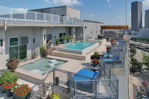$320,000 | 2000 Bagby Street, Unit 2401, Houston, TX 77002