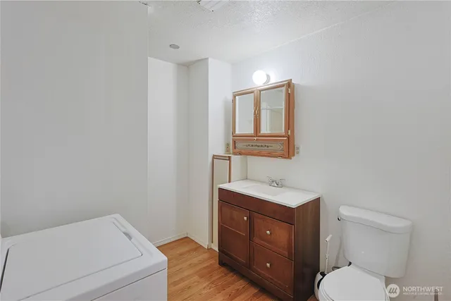 $895,000 | 3518 52nd Street East, Tacoma, WA 98443