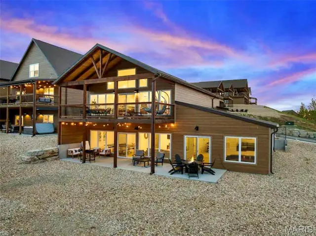 $1,100,000 | 18 Settlers Cove, Kimberling City, MO 65686