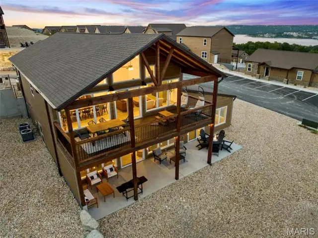 $1,100,000 | 18 Settlers Cove, Kimberling City, MO 65686