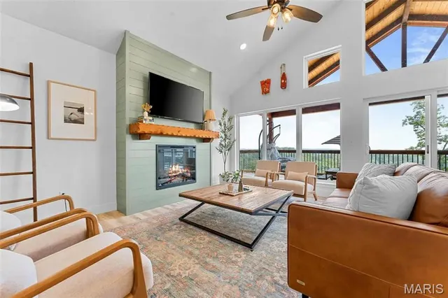 $1,100,000 | 18 Settlers Cove, Kimberling City, MO 65686