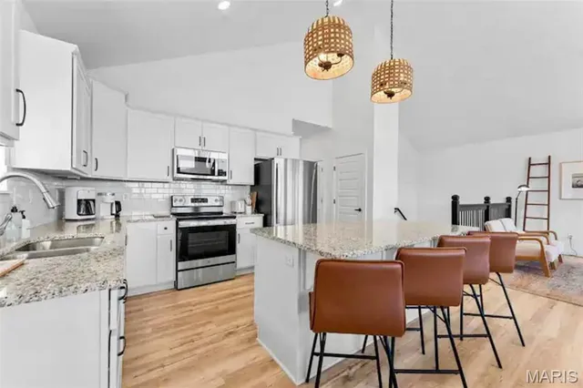 $1,100,000 | 18 Settlers Cove, Kimberling City, MO 65686