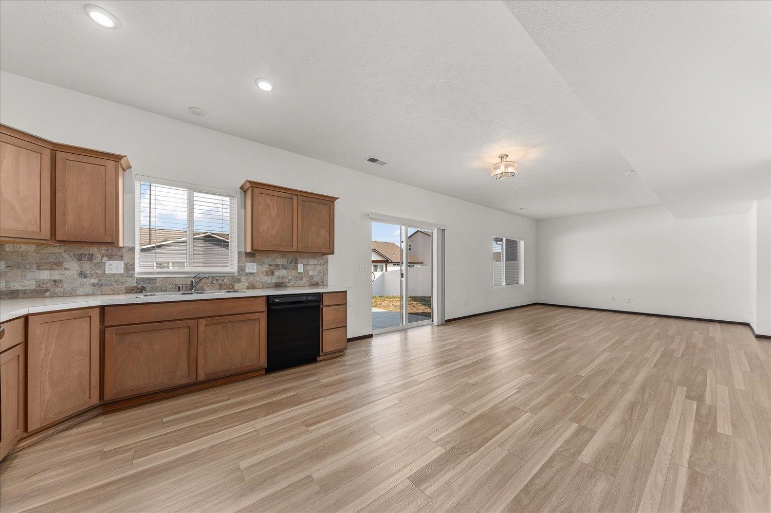 10520 West Lingonberry Road Cheney, WA 99004 - Photo 13 of 33