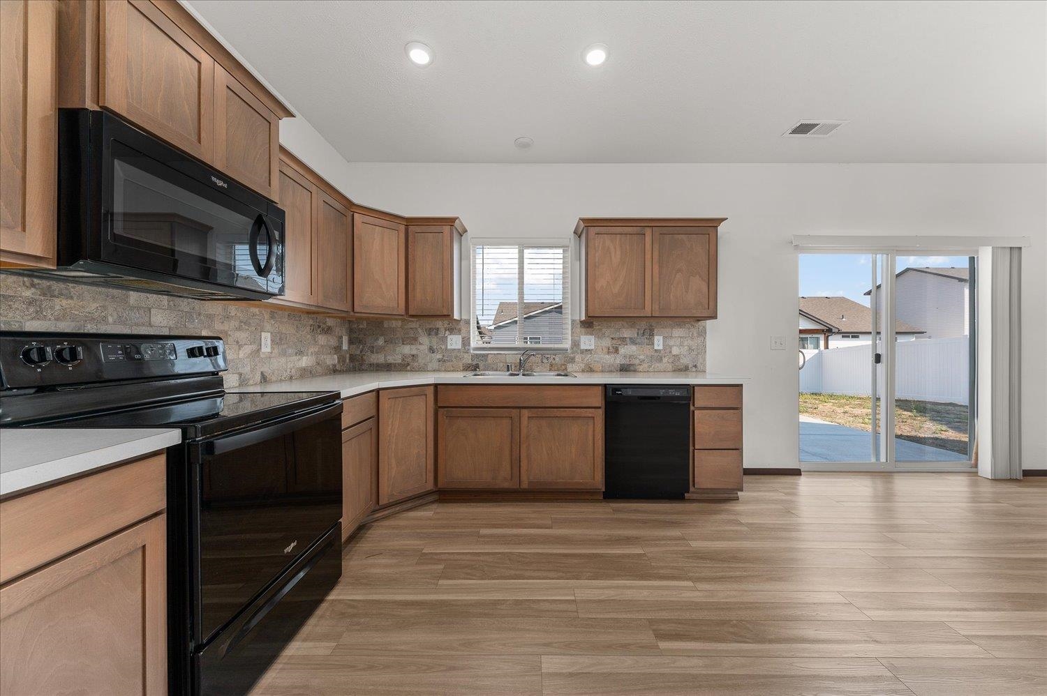 10520 West Lingonberry Road Cheney, WA 99004 - Photo 15 of 33