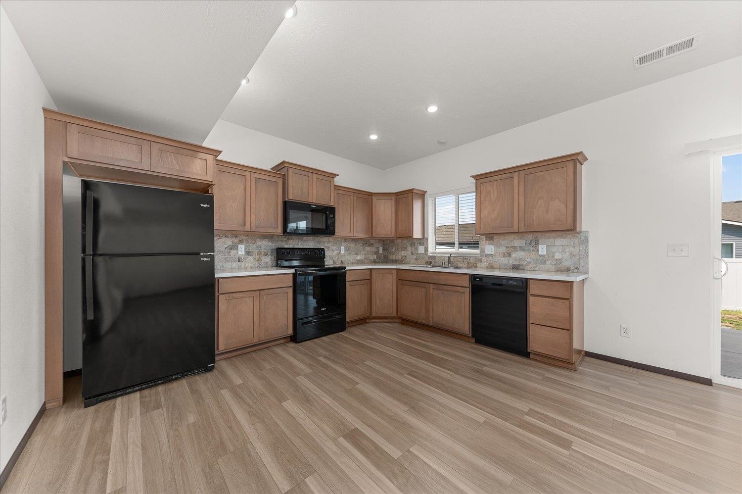 10520 West Lingonberry Road Cheney, WA 99004 - Photo 10 of 33