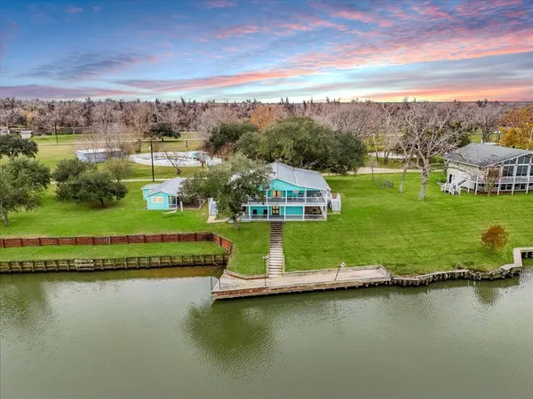 $750,000 | 462 Exotic Isle Drive, Bay City, TX 77414