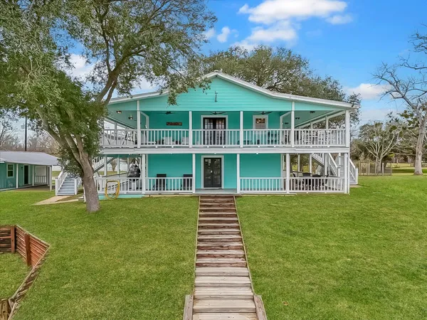 $750,000 | 462 Exotic Isle Drive, Bay City, TX 77414