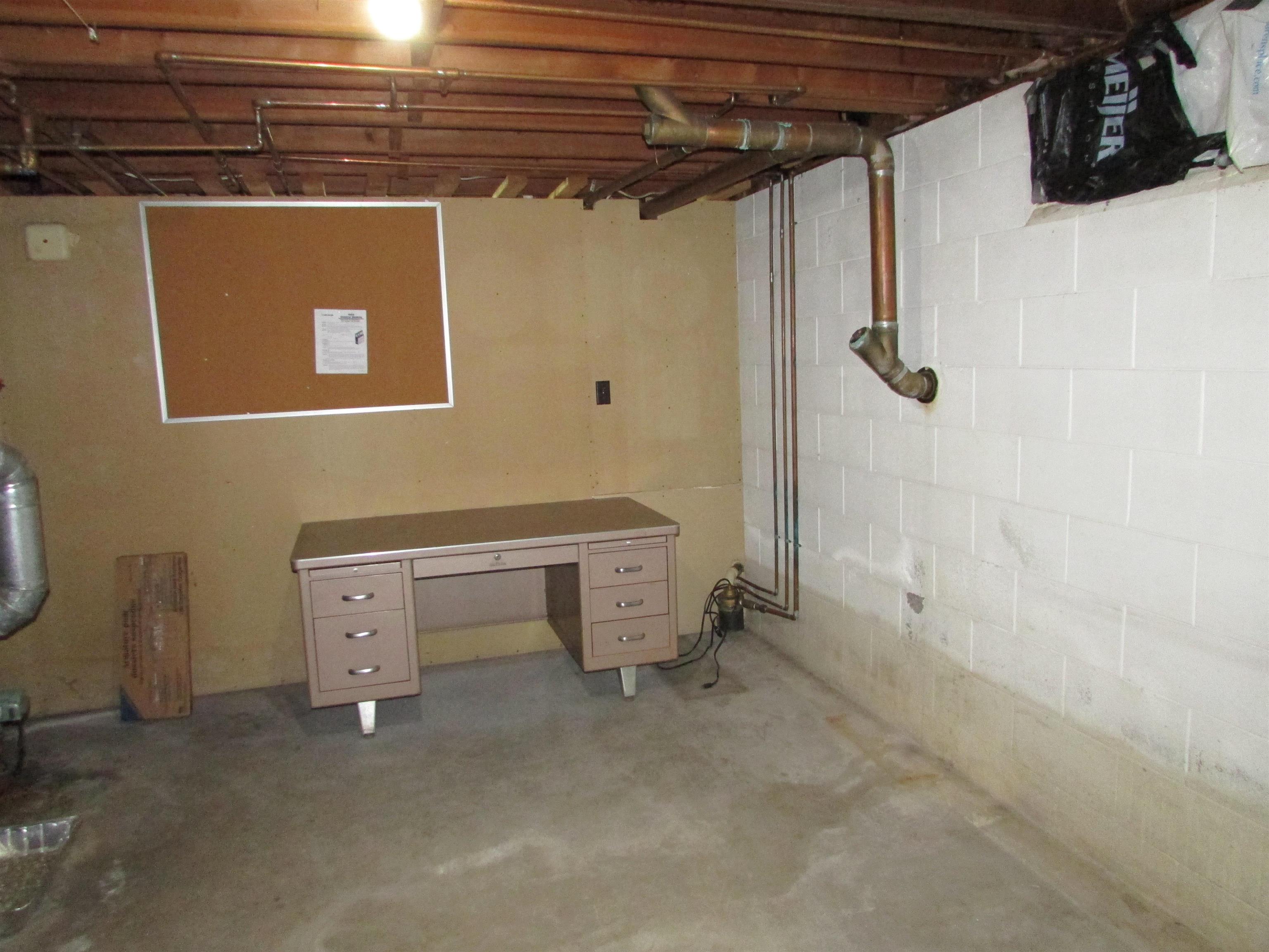 427 Delta Road Freeland, MI 48623 - Photo 52 of 74 1897330-51.JPG