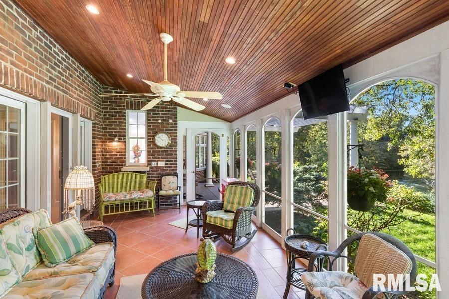 9002 Wolf Road Colona, IL 61241 - Photo 20 of 50