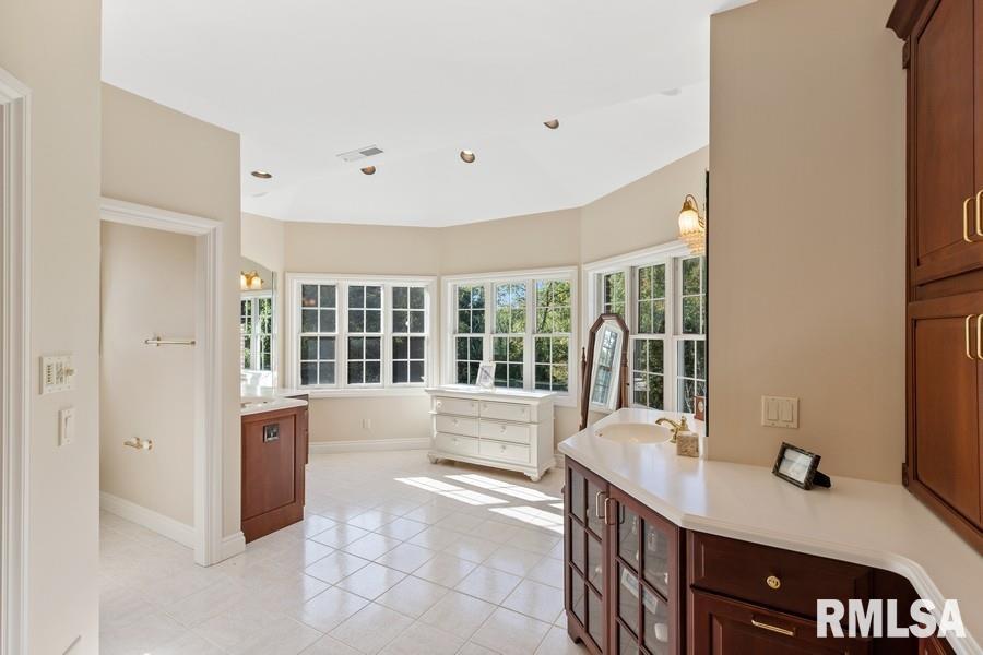 9002 Wolf Road Colona, IL 61241 - Photo 30 of 50