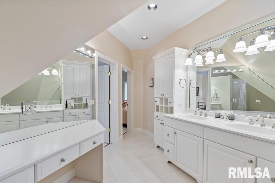 9002 Wolf Road Colona, IL 61241 - Photo 37 of 50