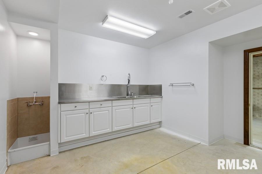 9002 Wolf Road Colona, IL 61241 - Photo 45 of 50