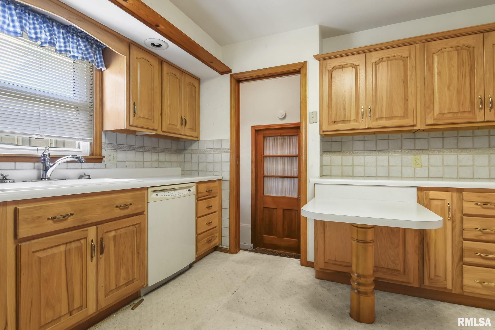 30 Circle Drive Springfield, IL 62703 - Photo 8 of 31 Gallery Image 8