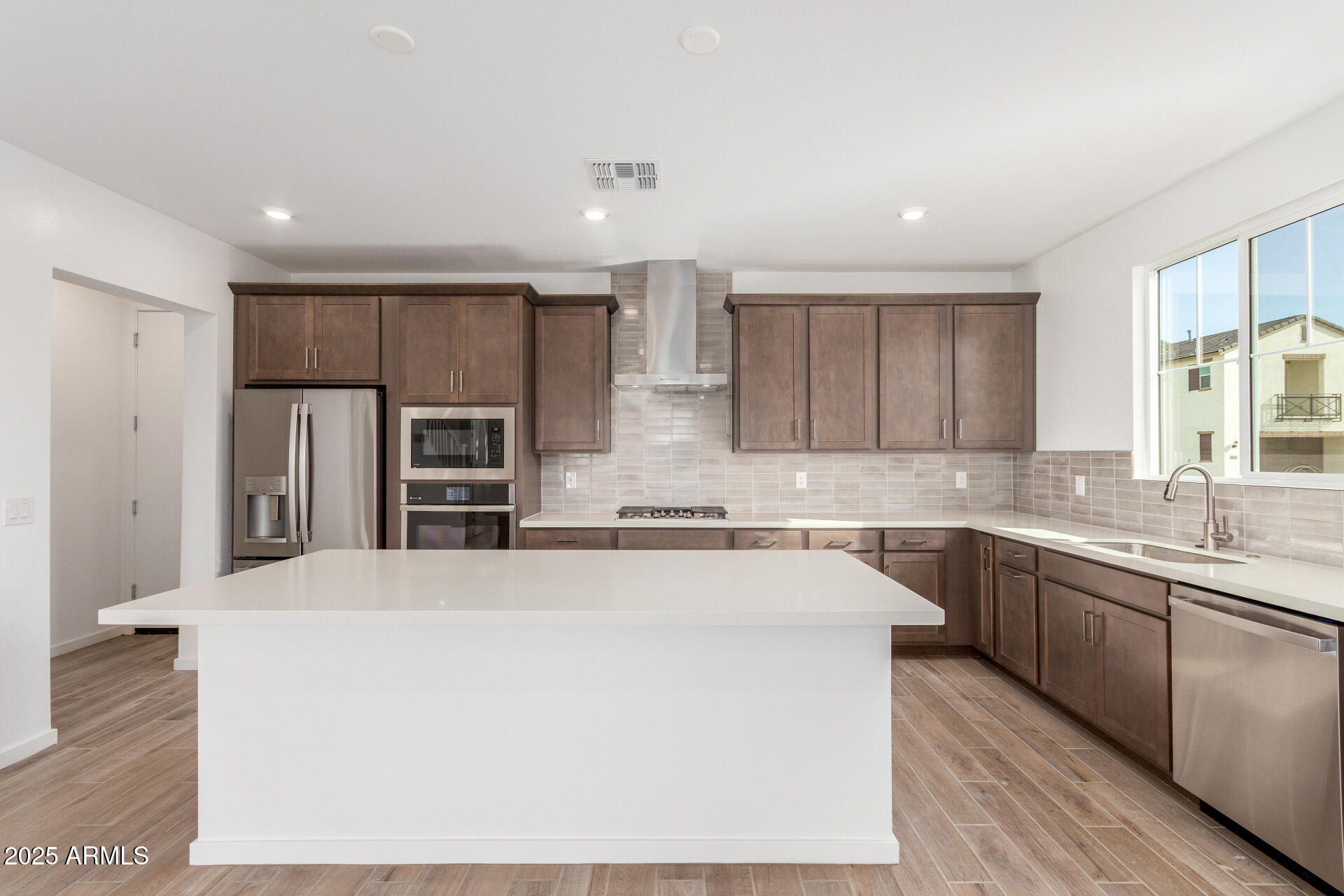 2488 West Rowel Road Phoenix, AZ 85085 - Photo 4 of 36 8 Rowel