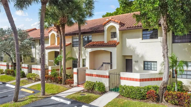 $270,000 | 406 Republic Court, Unit 406, Deerfield Beach, FL 33442