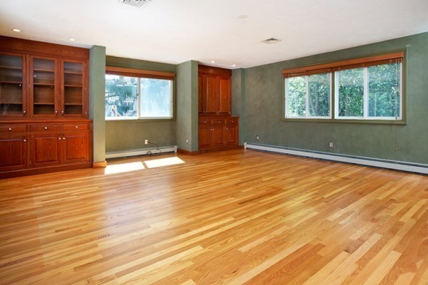 26 Pilgrim Road Needham, MA 02492 - Photo 9 of 26