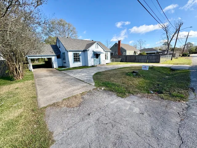 $1,395 | 1836 Rivercrest Street, Beaumont, TX 77703