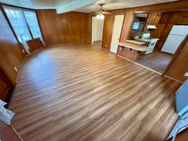 $1,295 | 1836 Rivercrest Street, Beaumont, TX 77703