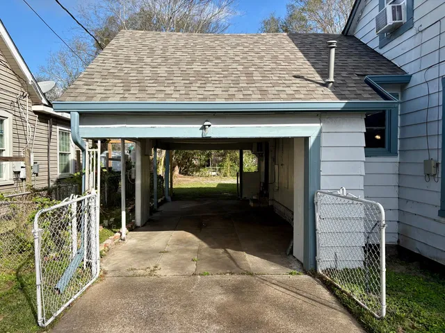 $1,395 | 1836 Rivercrest Street, Beaumont, TX 77703